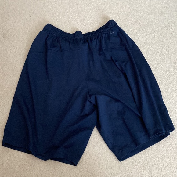 Adidas XXL Workout Shorts USED - Picture 3 of 6